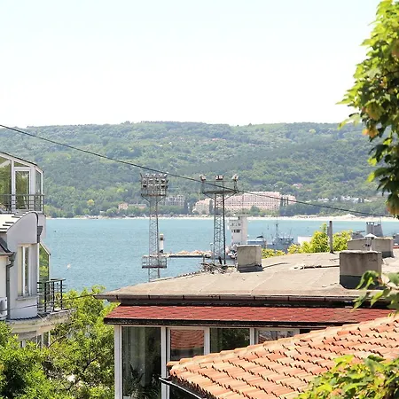 Lover's Nest Next To The Apartment Varna