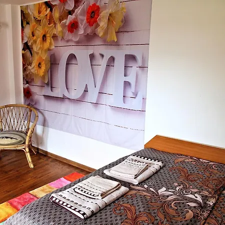 Lover's Nest Next To The Apartment
